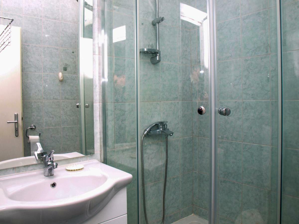 Apartments Vukovic Постира Экстерьер фото