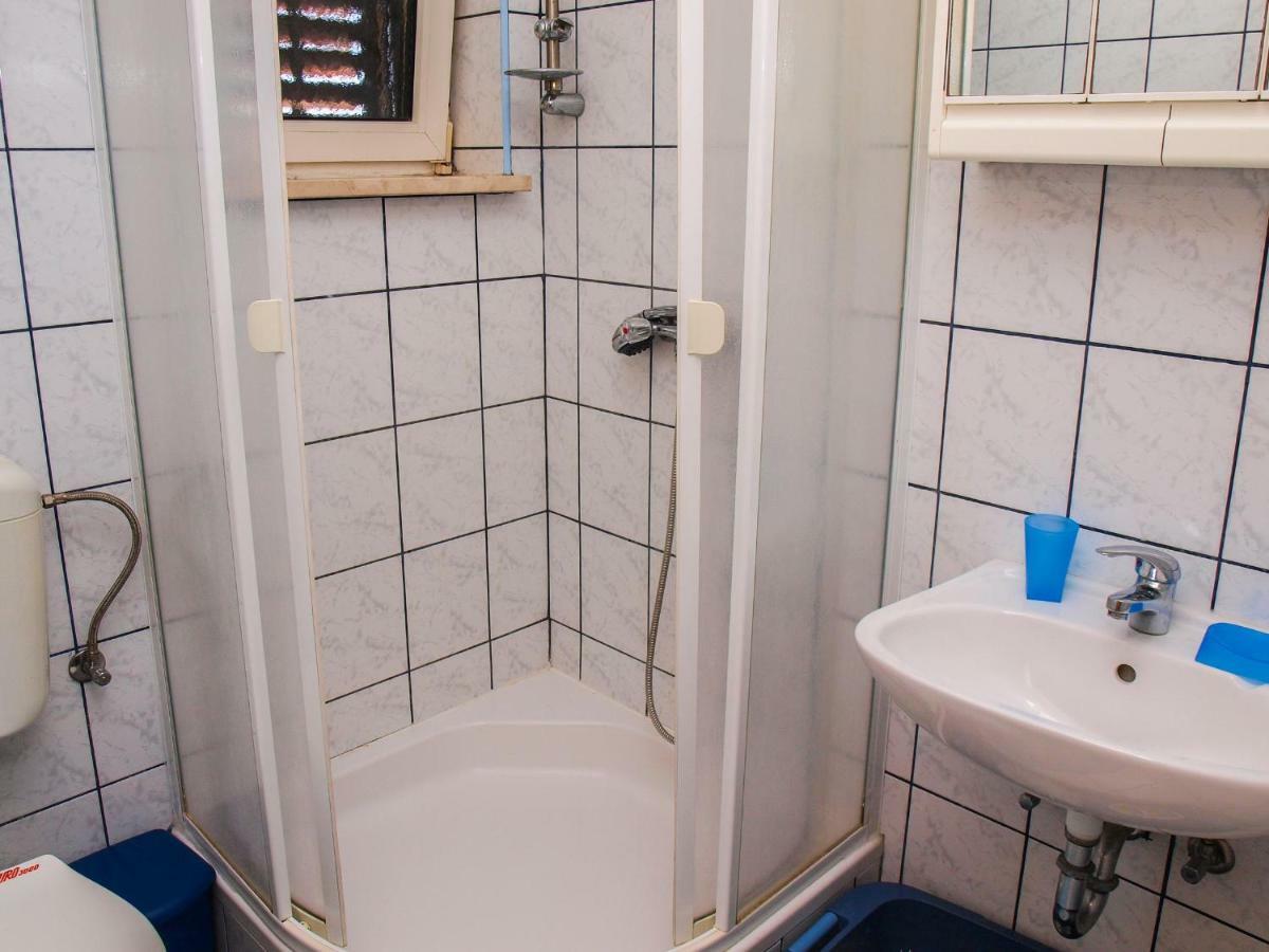 Apartments Vukovic Постира Экстерьер фото