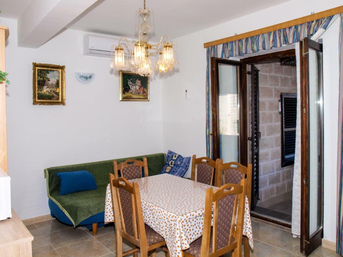 Apartments Vukovic Постира Экстерьер фото